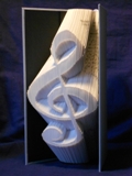 Buchskulptur &raquo;Violinschl&uuml;ssel&laquo;